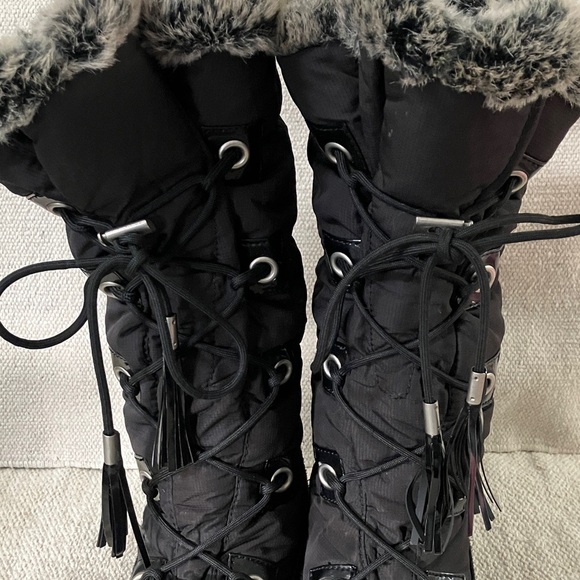 Cozy Black tall Winter Boots with faux fur and leather outer trim - Picture 11 of 16